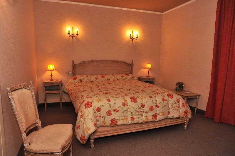 Empire Hotel Nîmes Cameră foto